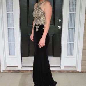 XSCAPE Prom/Formal Dress- Black & Gold- Size 6-EUC!